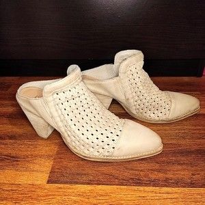 NEW Diba True Mini Mee Beige Perforated Leather Mule Shoes Women 10 M